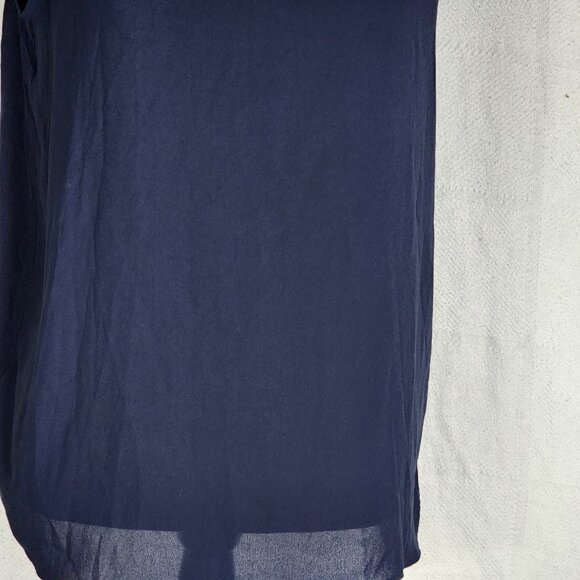Loft Navy Sleeveless Duo Fabric Poly Front Rayon Back Faux Pearl Detail Top Sz M - Picture 6 of 16